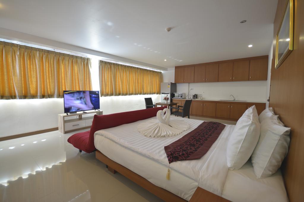 Hotel The Patong Center